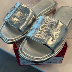 Tory Burch double-T leather sport slide sandal.  Silver. Size 5 1/2. in box